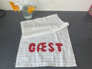 Sy navn på gæste håndklæder - super nemt DIY
